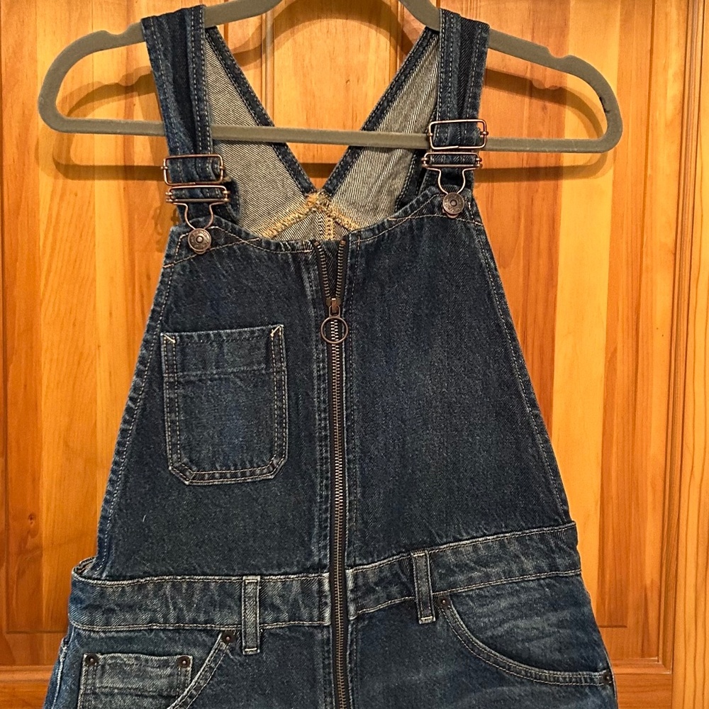 061 NWT We the Free Shorts Overalls Denim Size 26